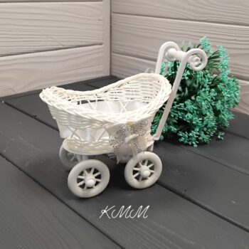Кашпо Коляска с белой лентой