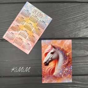 Открытка 2026 Календарь Лошадка розовая