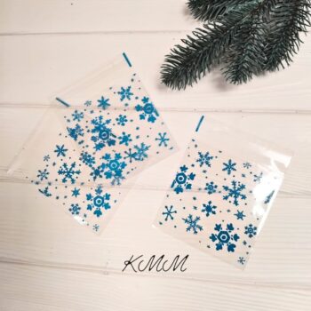 Снежинки голубые