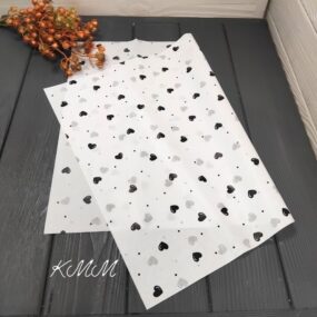 Бумага тишью Сердце черное на белом